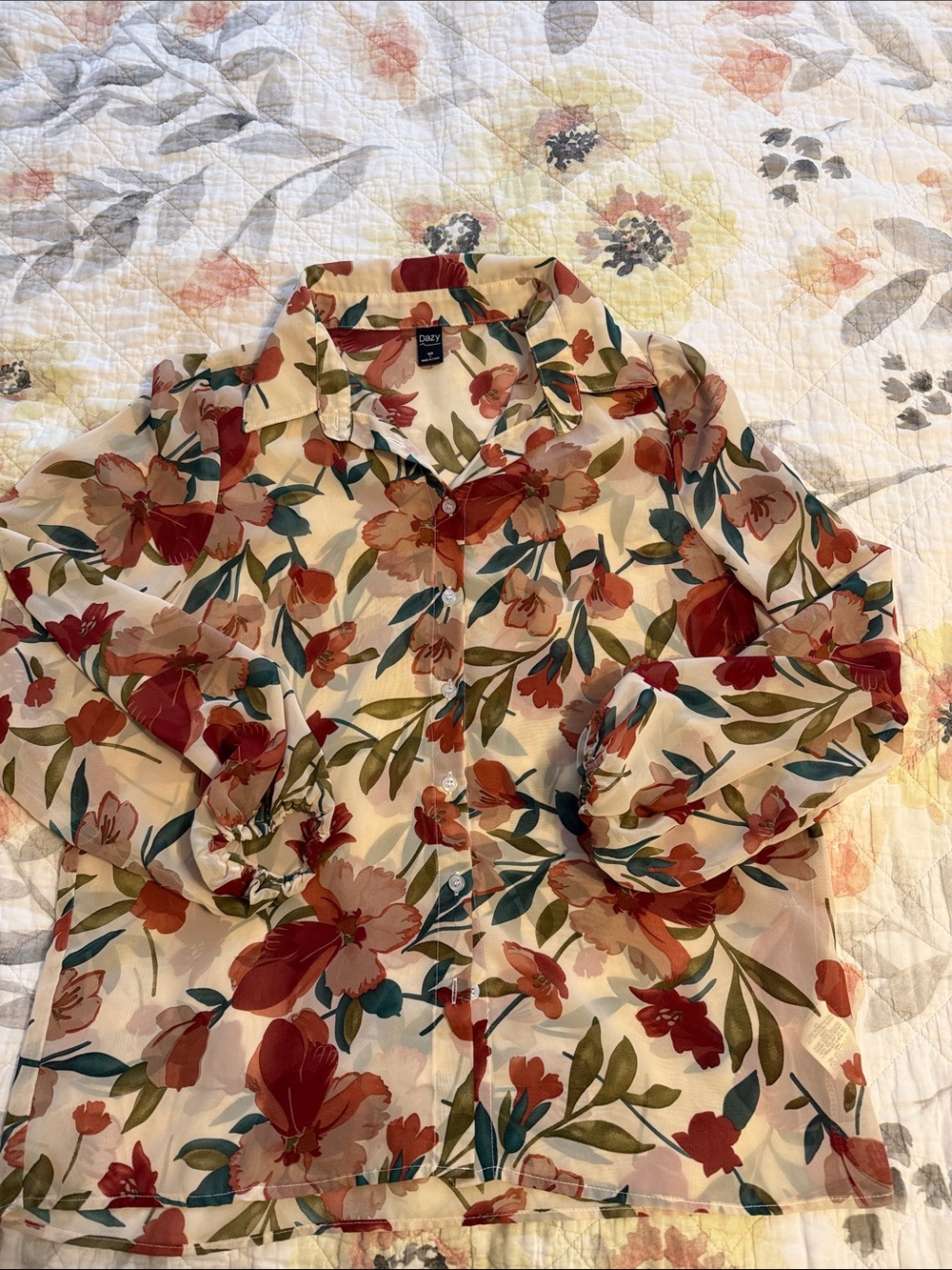 Dazy Floral Button-Up Blouse in Cream with Red & Green Print